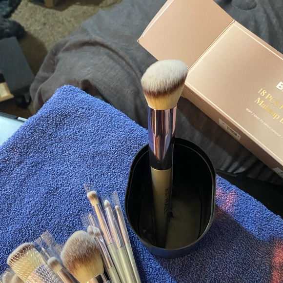 COPY - 18 piece set make up brush - Picture 15 of 15
